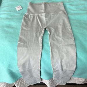 NWT Free People Movement Sea Glass Good Karma Leggings, Size M/L.